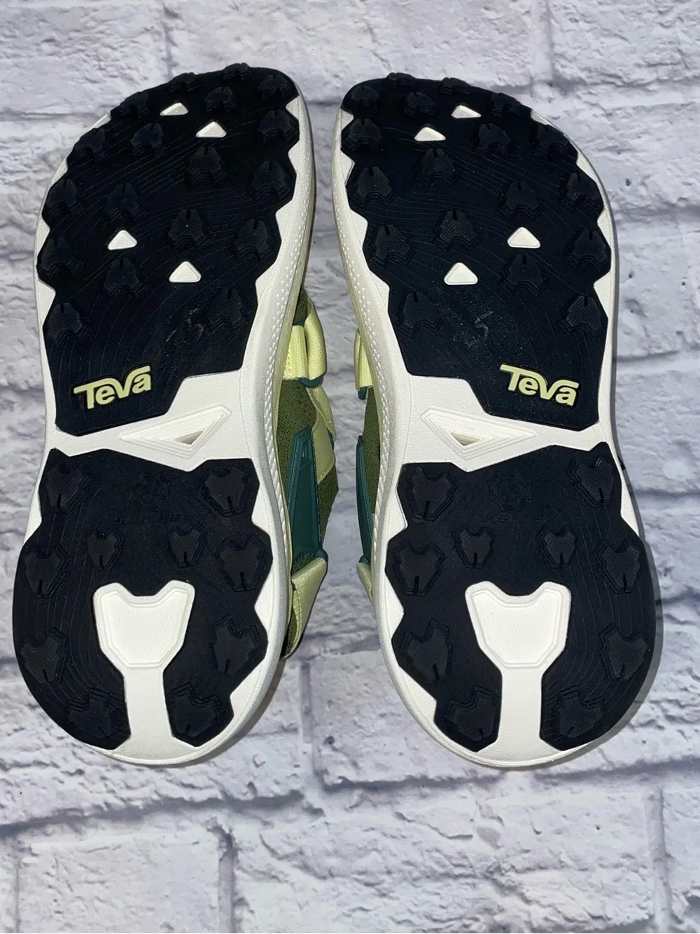 Teva Men's Aventrail Trail Running Sandal. Size 12